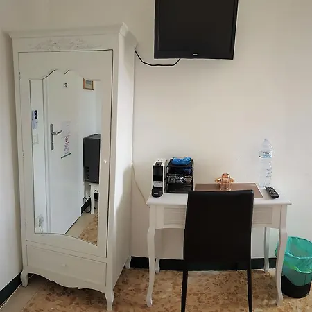 فندق مبيت وإفطار Le Midi Versilia 3*
